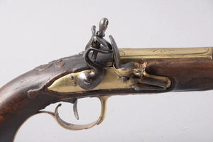 Pistolet d'officier de marine à canon décoré de trophées