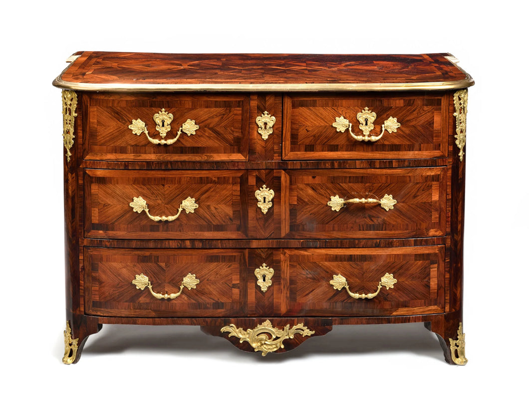 Commode d'époque Louis XIV à ressaut en bois de palissandre